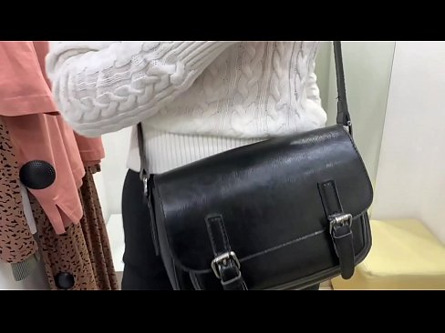 ❤️ Public masturbation sa batan-ong bitch FeralBerry nga adunay dildo sa fitting room ️❌  Sex sa amon ☑